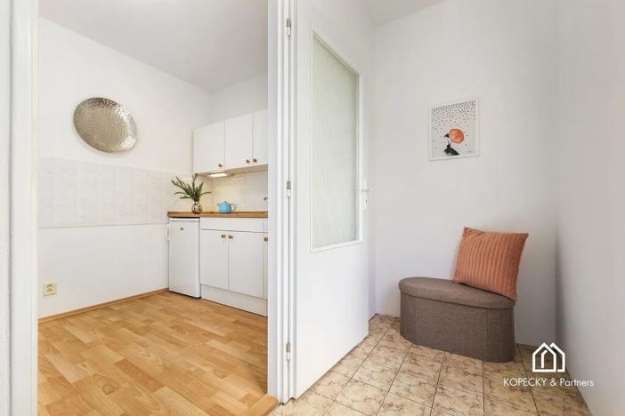 Prodej bytu 1+kk, Praha - Kbely, Toužimská, 29 m2