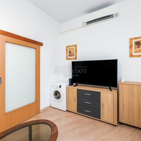 Prodej bytu 2+kk, Karlovy Vary - Stará Role, Závodu míru, 36 m2