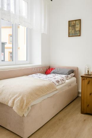 Prodej bytu 2+kk, Karlovy Vary - Stará Role, Závodu míru, 36 m2