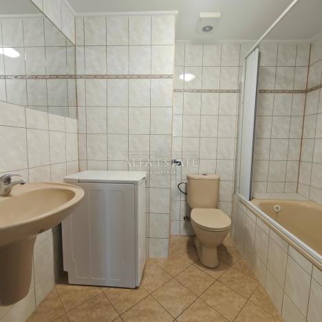 Prodej bytu 2+kk, Karlovy Vary - Stará Role, Závodu míru, 36 m2