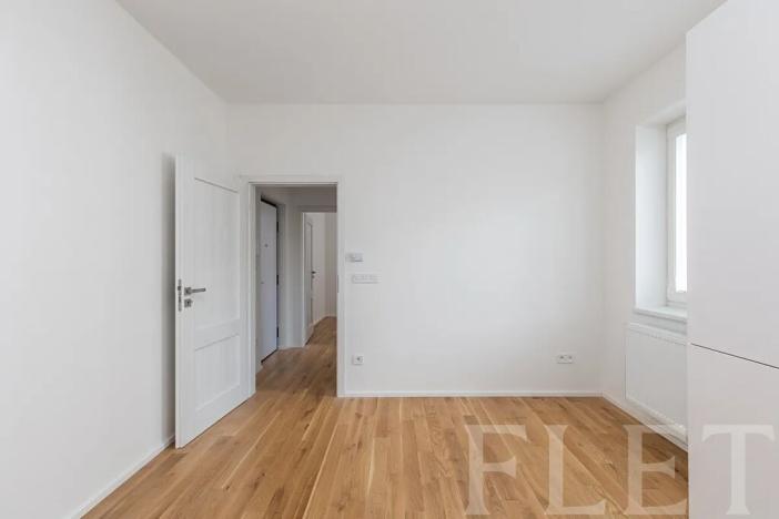 Pronájem bytu 2+kk, Praha - Smíchov, Plzeňská, 30 m2