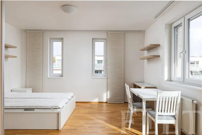 Pronájem bytu 1+kk, Praha - Jinonice, Pod stolovou horou, 42 m2