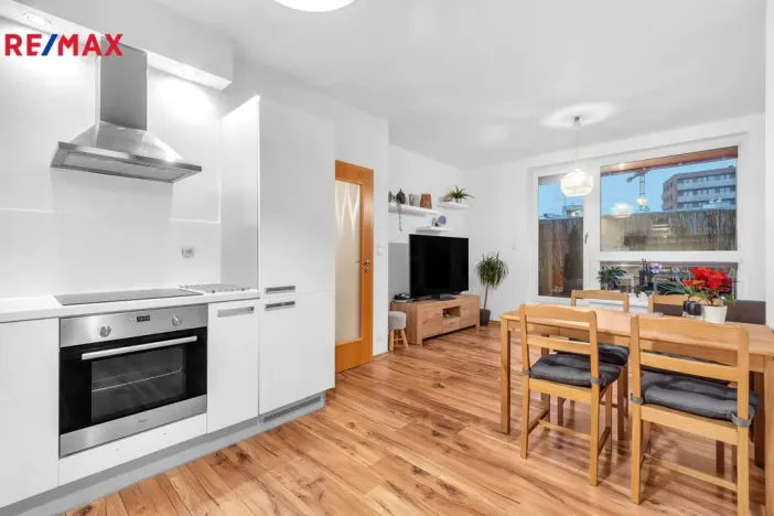 Prodej bytu 3+kk, Praha - Vysočany, Pod Harfou, 71 m2