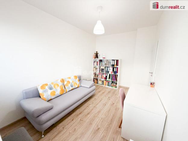 Pronájem bytu 3+kk, Praha - Hloubětín, Saarinenova, 80 m2