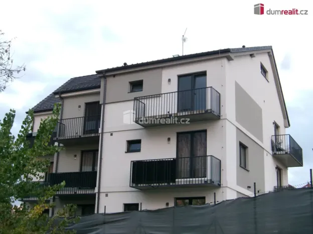 Pronájem bytu 1+kk, Dobrovice, Na Hložku, 30 m2