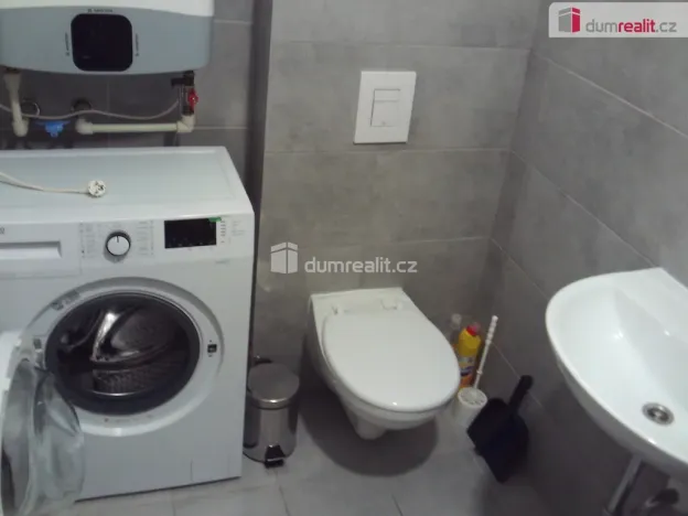 Pronájem bytu 1+kk, Dobrovice, Na Hložku, 30 m2