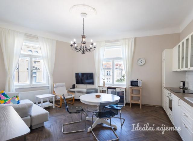Pronájem bytu 2+kk, Praha - Vinohrady, Na Kozačce, 52 m2