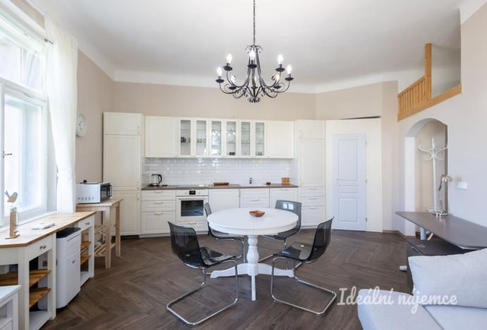 Pronájem bytu 2+kk, Praha - Vinohrady, Na Kozačce, 52 m2