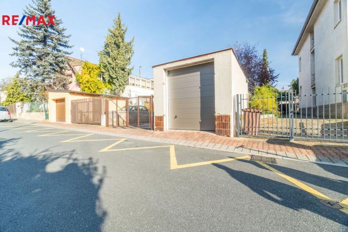 Pronájem garáže, Praha - Hloubětín, V Novém Hloubětíně, 16 m2