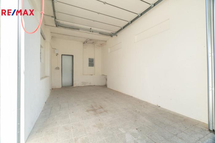 Pronájem garáže, Praha - Hloubětín, V Novém Hloubětíně, 16 m2