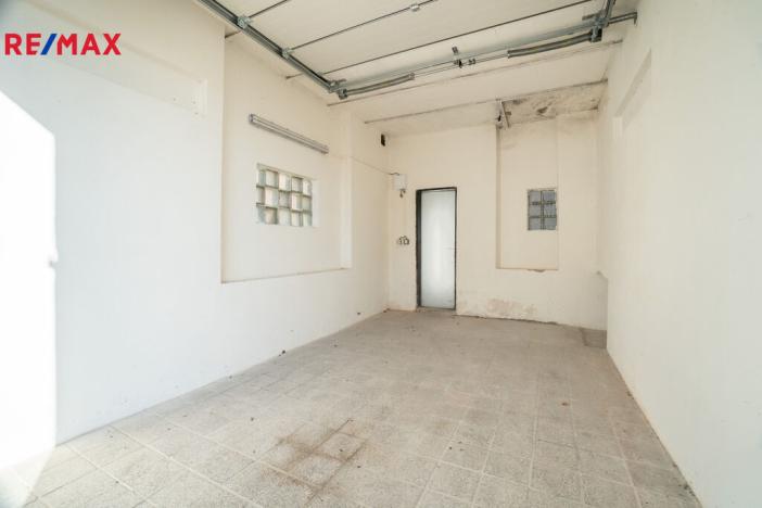 Pronájem garáže, Praha - Hloubětín, V Novém Hloubětíně, 16 m2