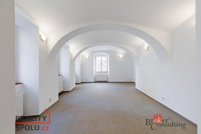 Pronájem obchodního prostoru, Jihlava, Čajkovského, 131 m2