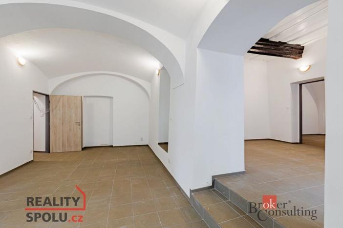 Pronájem obchodního prostoru, Jihlava, Čajkovského, 131 m2