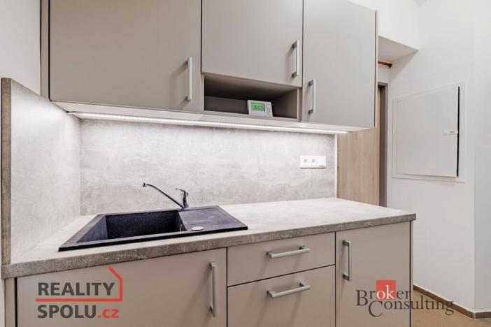 Pronájem obchodního prostoru, Jihlava, Čajkovského, 131 m2