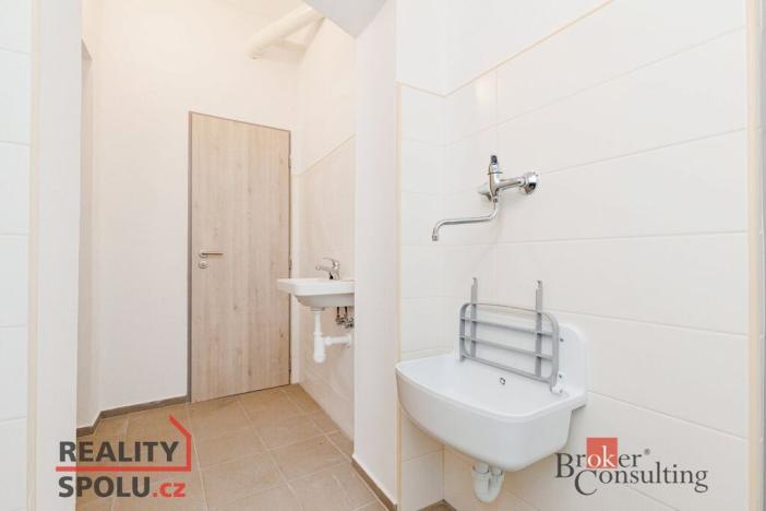 Pronájem obchodního prostoru, Jihlava, Čajkovského, 131 m2