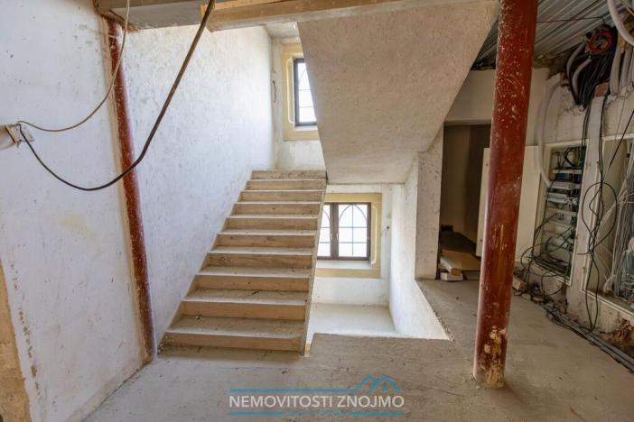 Prodej ubytování, Znojmo, Suchohrdelská, 1550 m2