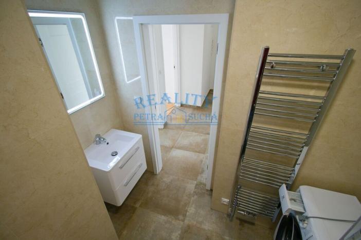 Pronájem bytu 2+kk, Praha - Strašnice, Černokostelecká, 41 m2