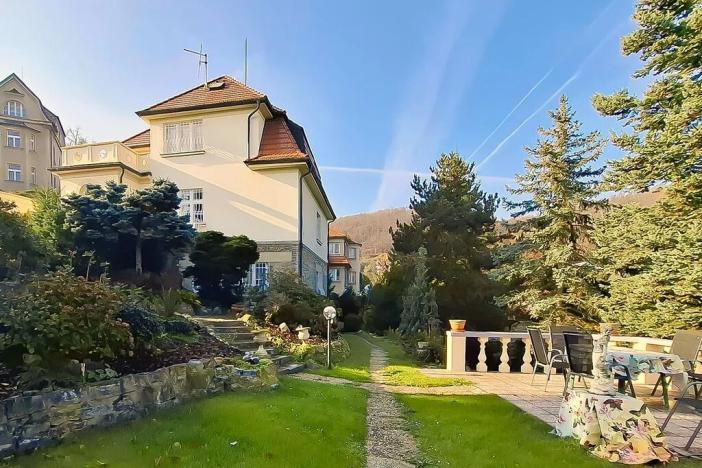 Pronájem vily, Černošice, V Horce, 300 m2