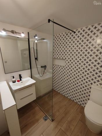 Pronájem bytu 1+1, Praha - Dubeč, náměstí U lípy svobody, 32 m2