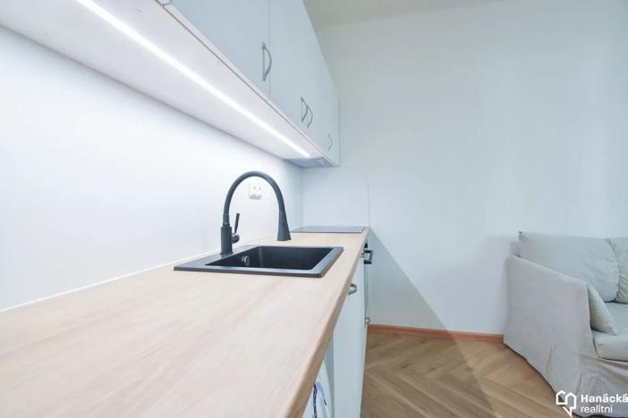 Pronájem bytu 2+kk, Olomouc, Ostružnická, 43 m2