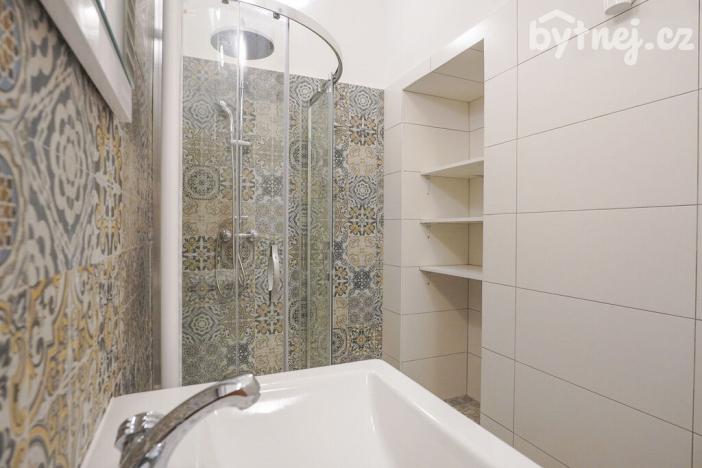 Pronájem bytu 2+1, Praha - Bubeneč, Puškinovo náměstí, 65 m2