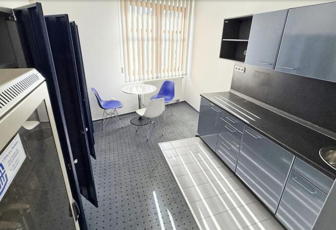 Pronájem kanceláře, Valašské Meziříčí, Poláškova, 250 m2