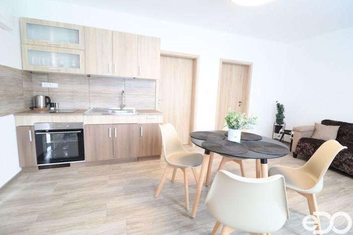 Pronájem bytu 2+kk, Roudná, 45 m2