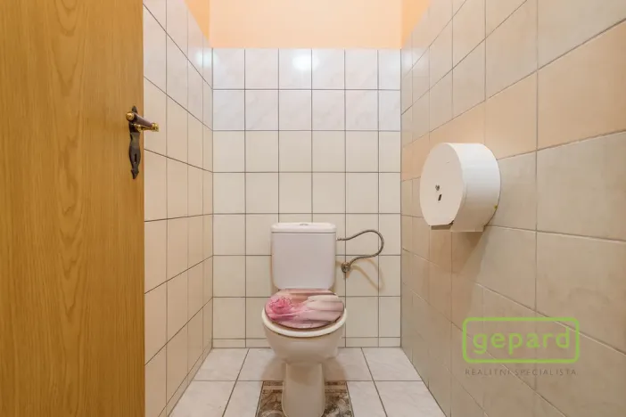 Prodej obchodního prostoru, Karlovy Vary, Rohová, 120 m2