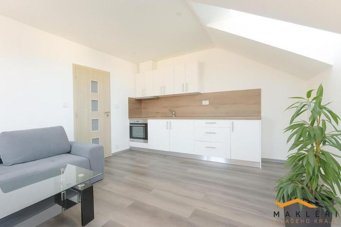 Pronájem bytu 1+kk, Světlá nad Sázavou, Nádražní, 40 m2