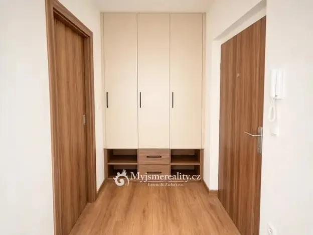 Pronájem bytu 1+1, Znojmo, Kosmákova, 41 m2