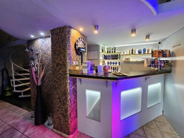 Pronájem obchodního prostoru, Praha - Vinohrady, náměstí Míru, 55 m2