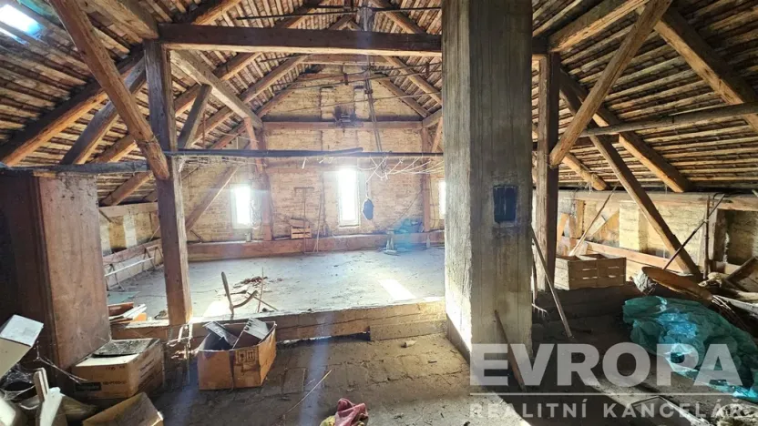 Prodej rodinného domu, Sobětuchy - Vrcha, 250 m2