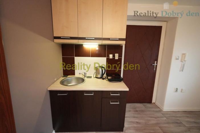 Pronájem bytu 1+kk, Opava, Hobzíkova, 27 m2