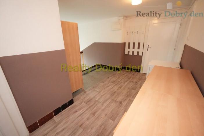 Pronájem bytu 1+kk, Opava, Hobzíkova, 27 m2