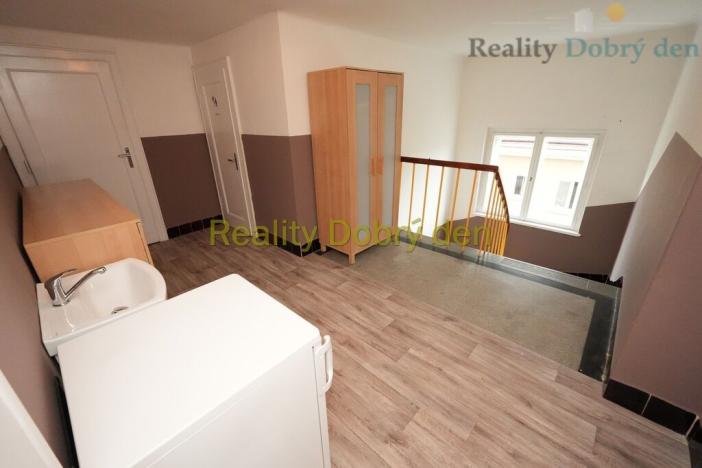 Pronájem bytu 1+kk, Opava, Hobzíkova, 27 m2