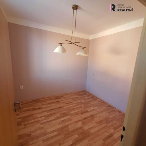 Pronájem bytu 3+1, Karlovy Vary, Raisova, 100 m2