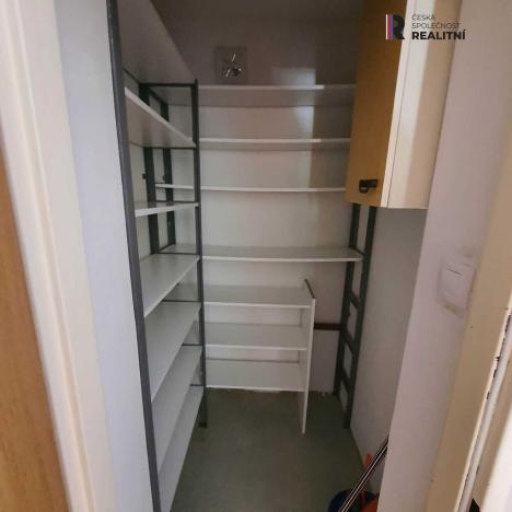 Pronájem bytu 3+1, Karlovy Vary, Raisova, 100 m2