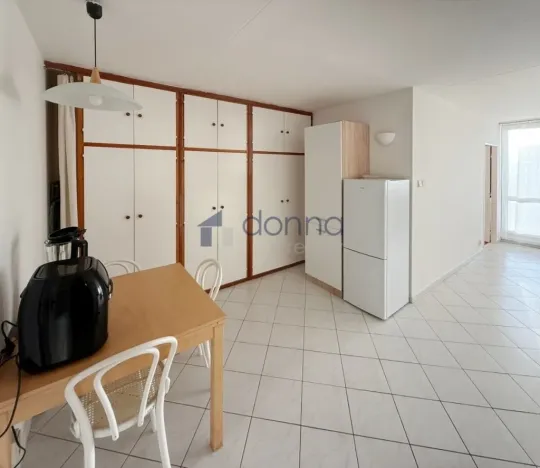 Pronájem bytu 2+kk, Praha, Nekvasilova, 41 m2