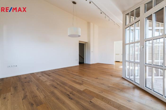 Pronájem bytu 3+kk, Praha - Satalice, Vinořská, 110 m2