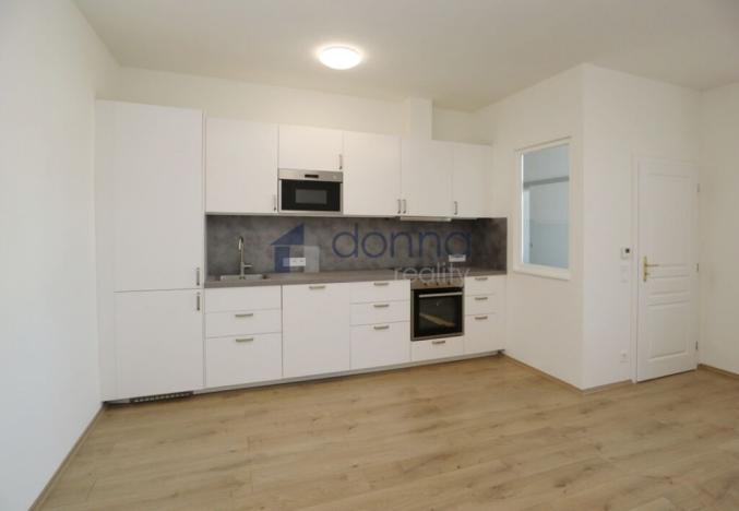 Pronájem bytu 2+kk, Praha, Rumunská, 62 m2