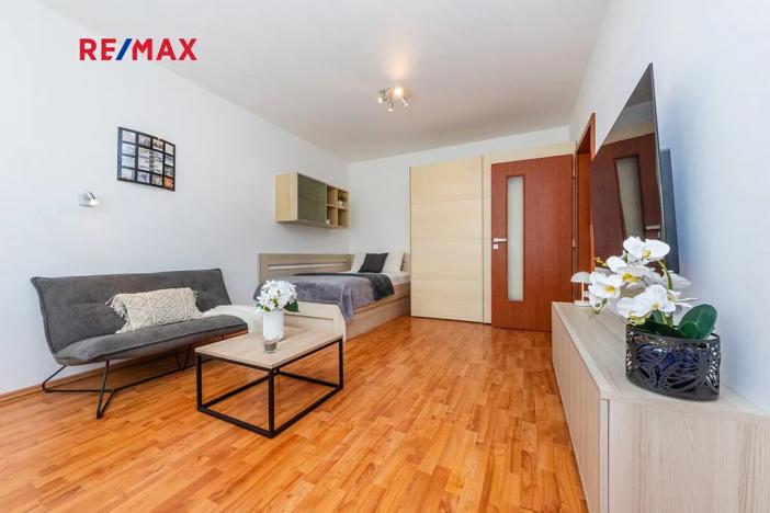 Pronájem bytu 1+1, Praha - Háje, Hekrova, 31 m2