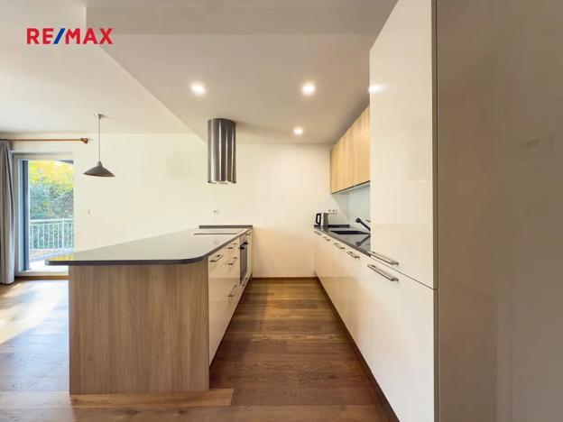 Pronájem bytu 3+kk, Praha - Lysolaje, Lysolajské údolí, 70 m2