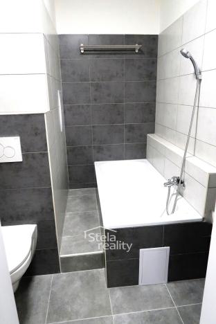 Pronájem bytu 1+1, Bruntál, U Rybníka, 35 m2