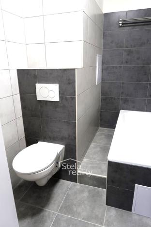 Pronájem bytu 1+1, Bruntál, U Rybníka, 35 m2