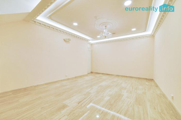 Pronájem obchodního prostoru, Karlovy Vary, Zámecký vrch, 20 m2