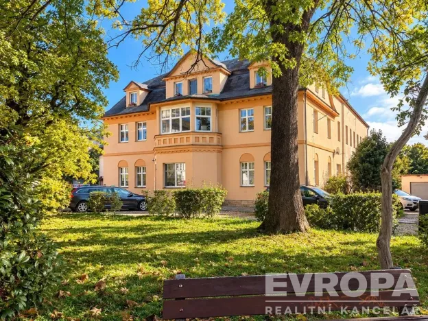 Prodej bytu 2+1, Nový Bor, Palackého náměstí, 67 m2