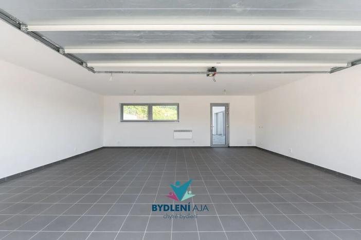 Prodej rodinného domu, Dubí, V Aleji, 206 m2