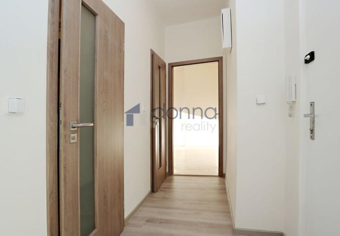 Pronájem bytu 2+kk, Praha, Na Petřinách, 46 m2