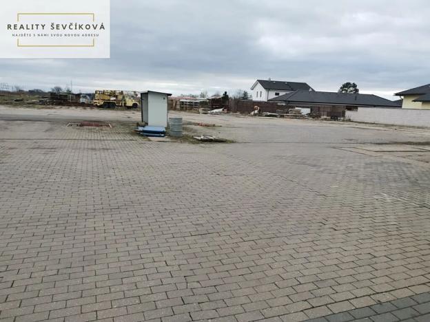 Pronájem obchodního prostoru, Hradec Králové, Vlčkovická, 700 m2