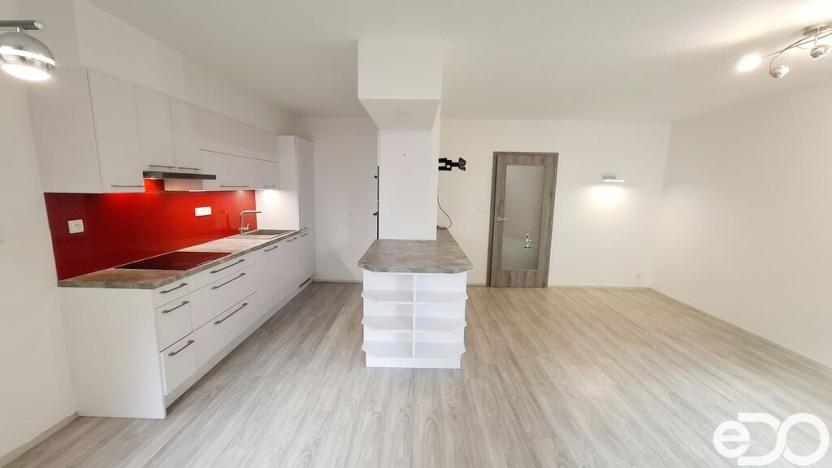 Pronájem bytu 3+kk, Praha, Mlékárenská, 81 m2